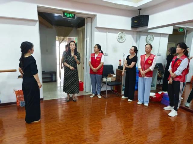 广场舞辅导下基层 文化服务惠民生——渭南市文化艺术中心深化基层辅导工作纪实